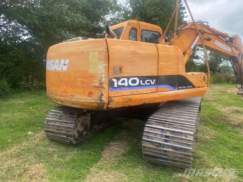 Doosan DX 140 旋轉式挖土機/掘鑿機/挖掘機