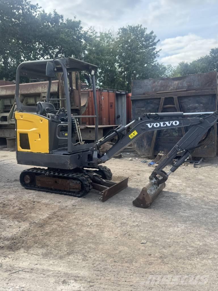 Volvo EC 15 小型挖土機/掘鑿機<7t(小型挖掘機)