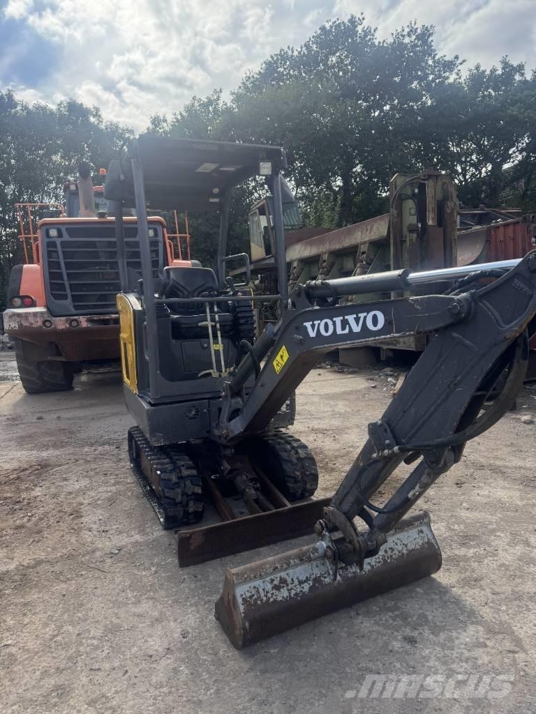 Volvo EC 15 小型挖土機/掘鑿機<7t(小型挖掘機)