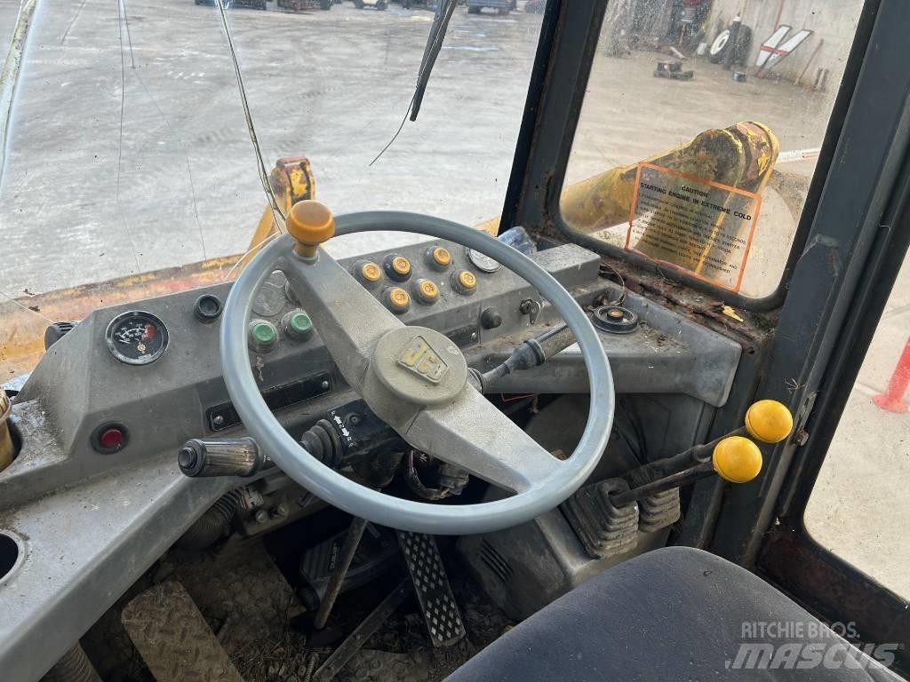 JCB 410 輪胎式裝載機