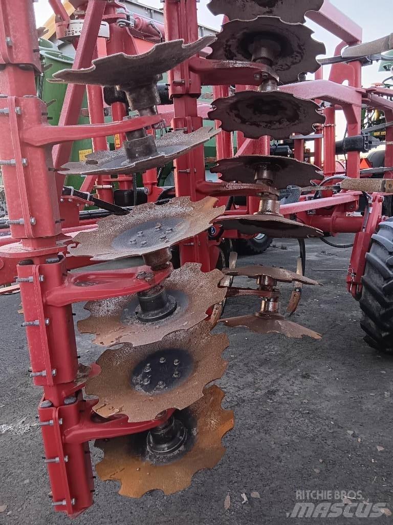 Horsch Terrano 4 MT 中耕管理機