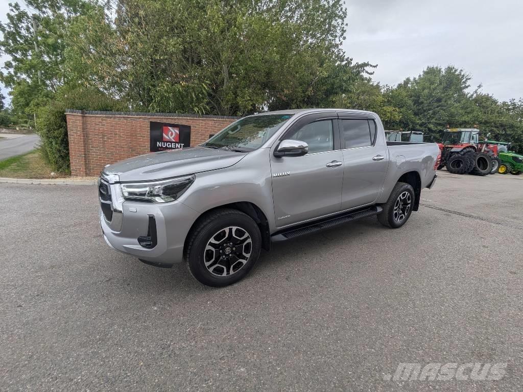 Toyota Hilux 皮卡.傳統半斗卡車/側卸板