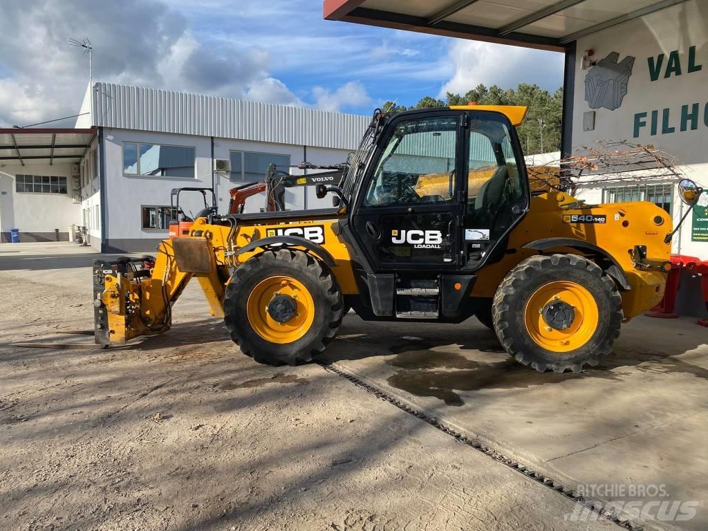 JCB 540-140 伸縮臂操作車