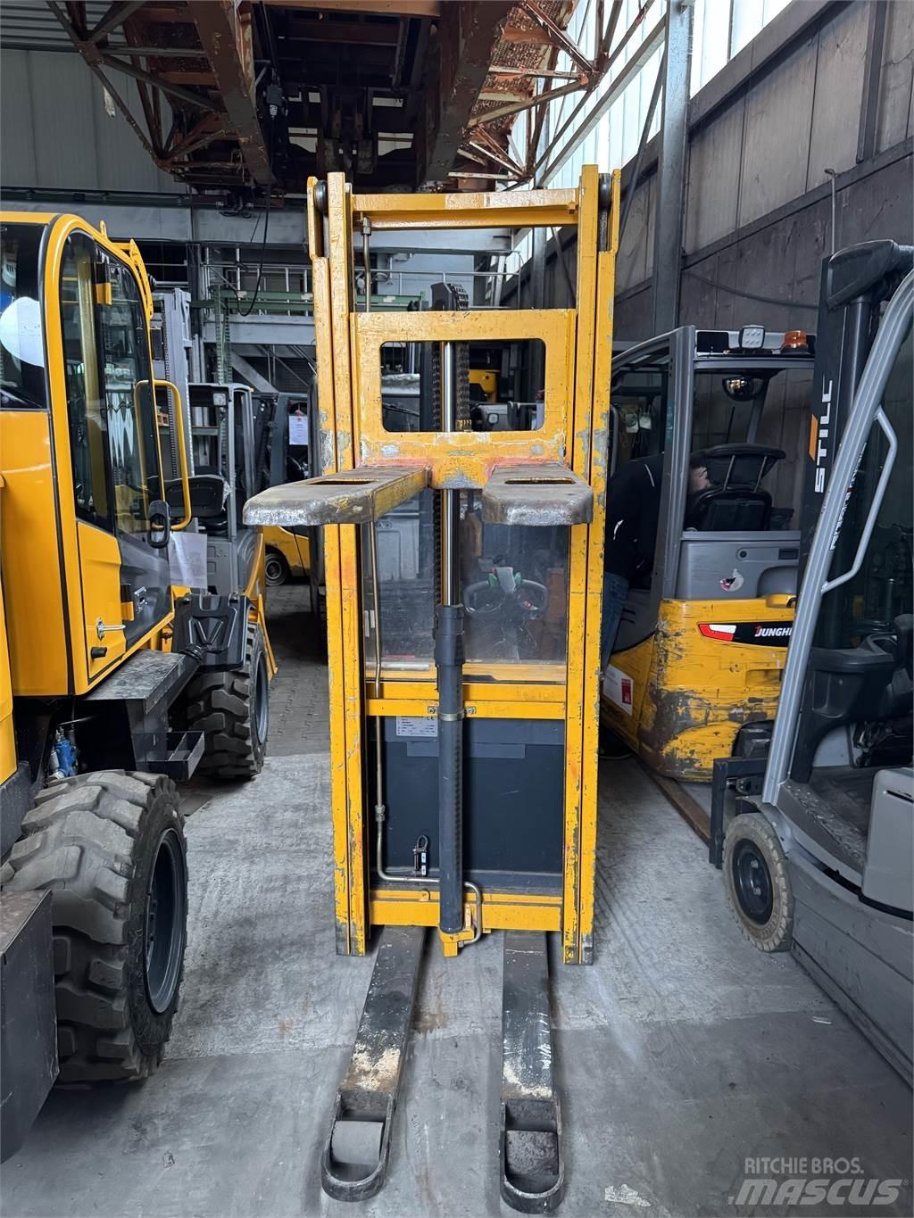 Jungheinrich EJC12 行走控制式堆積機