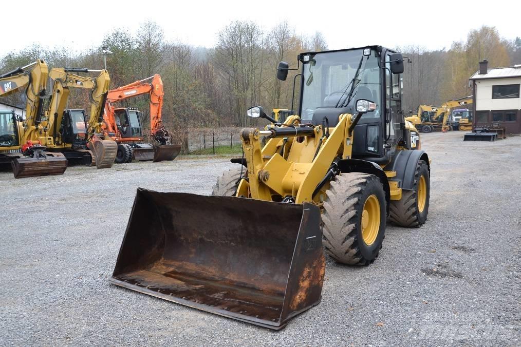 CAT 908 H 2 輪胎式裝載機