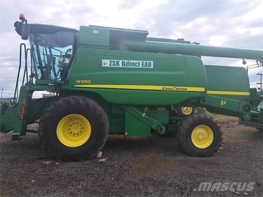 John Deere W650 聯合收穫機