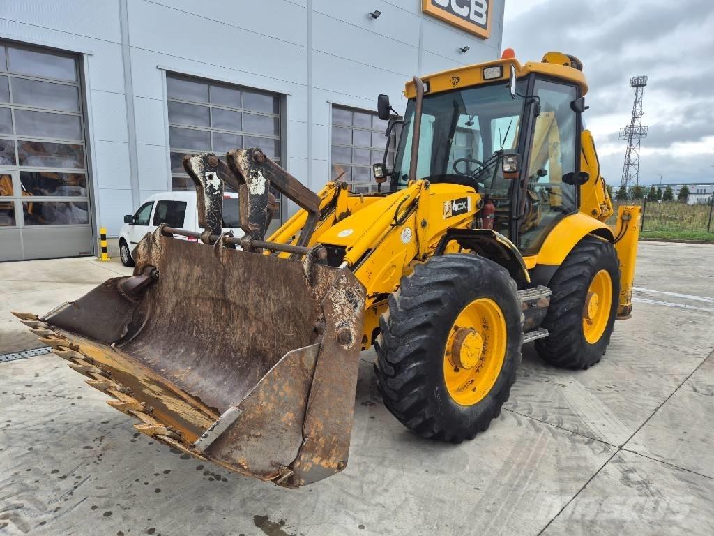 JCB 4CX 反鏟裝載機