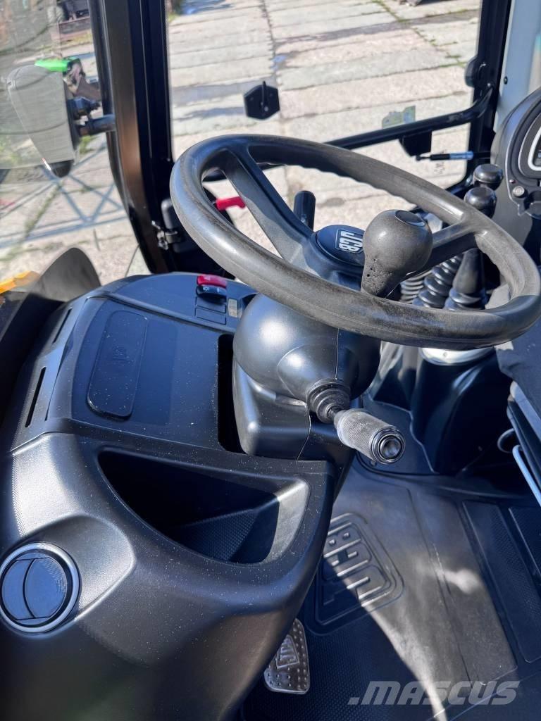 JCB 3CX 反鏟裝載機