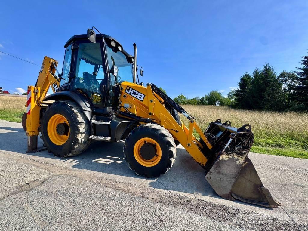 JCB 3CX 反鏟裝載機