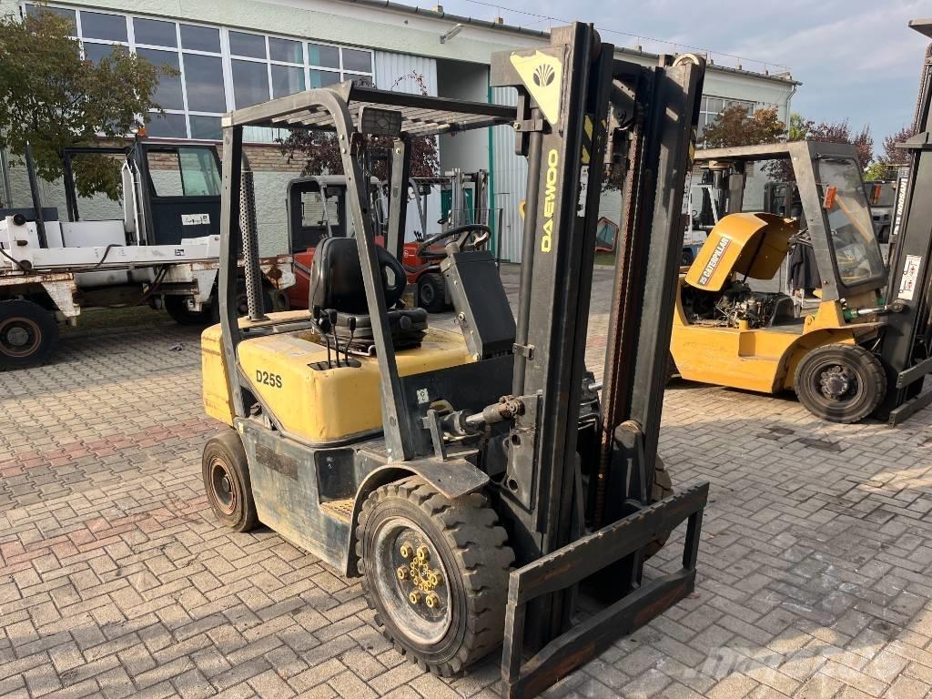 Daewoo D25S3 V-2311 柴油卡車