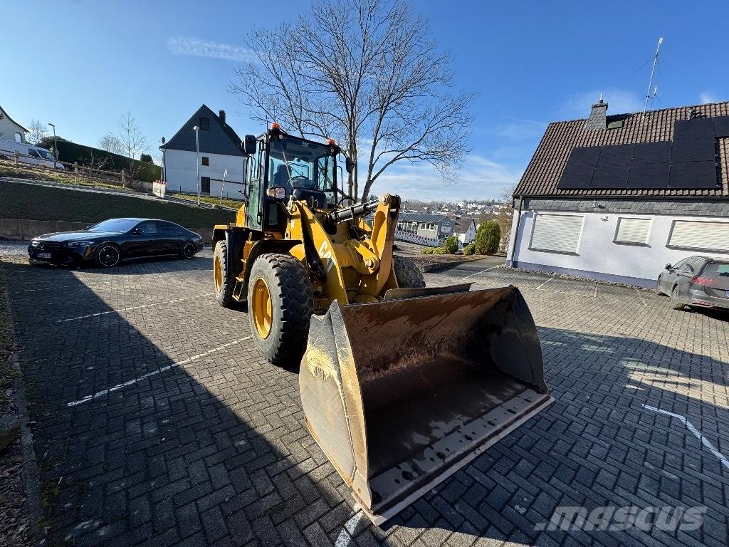 CAT 910M 輪胎式裝載機