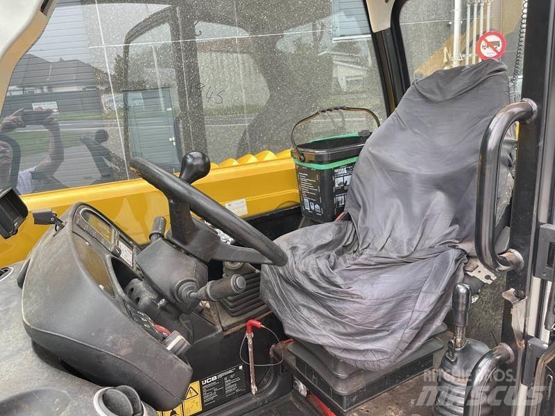 JCB 531 - 70 伸縮臂操作車