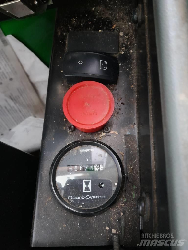 John Deere 1010 E 集運機