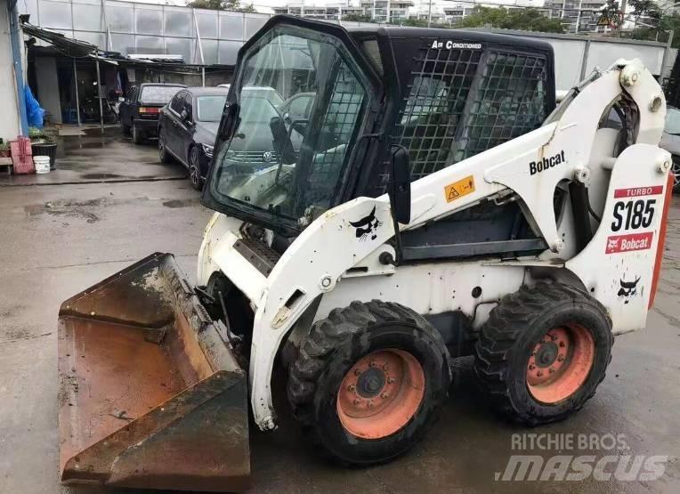 Bobcat S185 滑移轉向裝載機