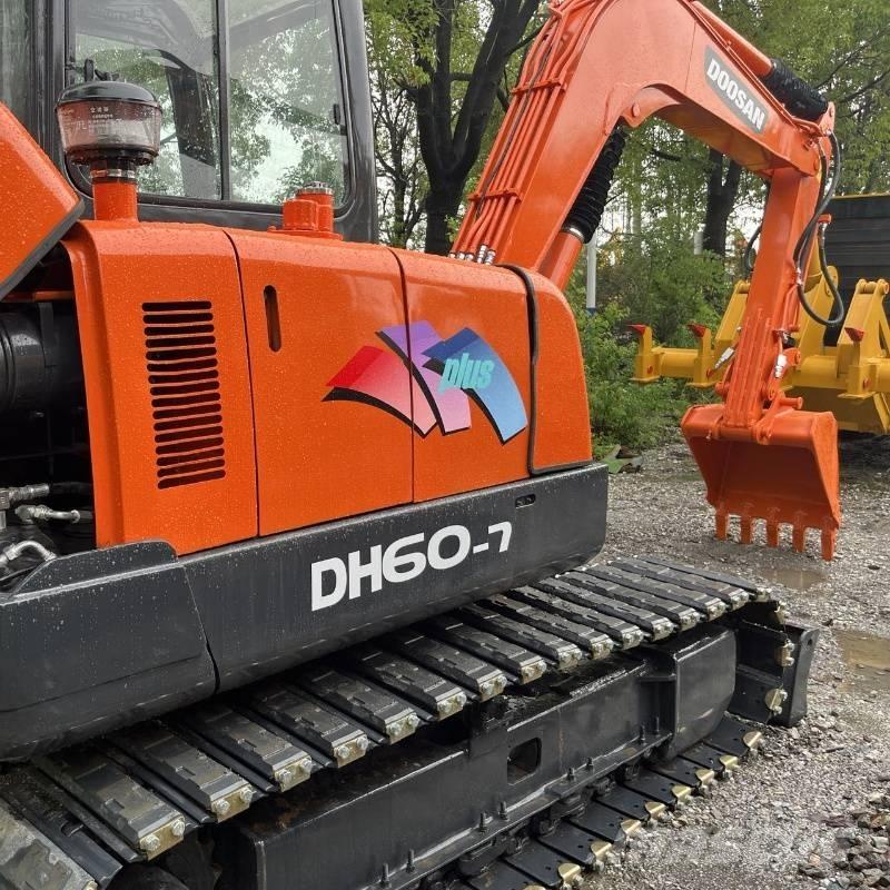 Doosan DH 60 小型挖土機/掘鑿機<7t(小型挖掘機)