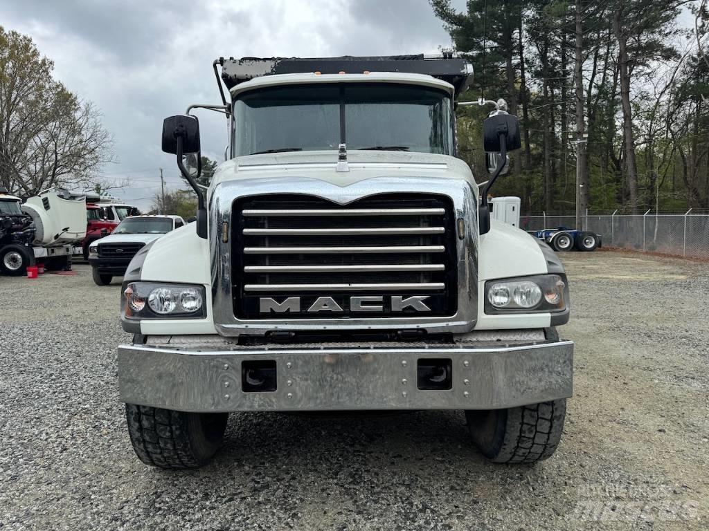 Mack GU433 傾卸式卡車