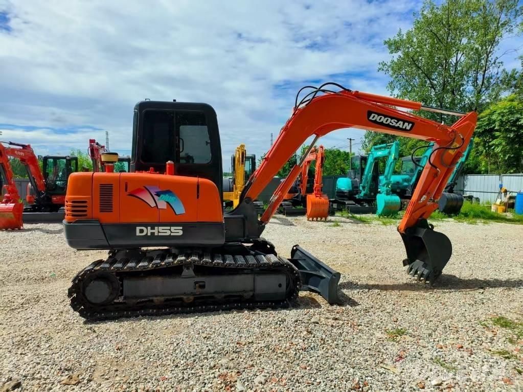 Doosan DH 55 小型挖土機/掘鑿機<7t(小型挖掘機)