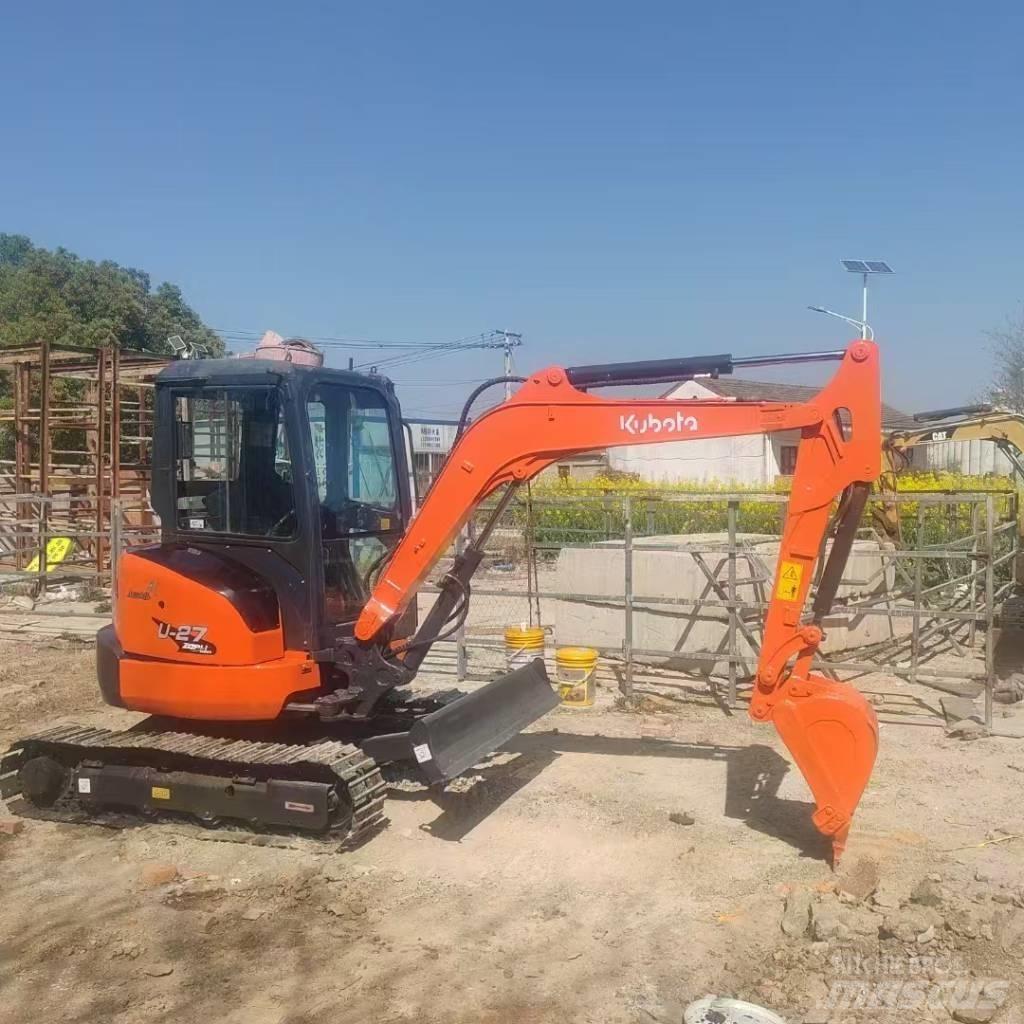 Kubota U 27 小型挖土機/掘鑿機<7t(小型挖掘機)