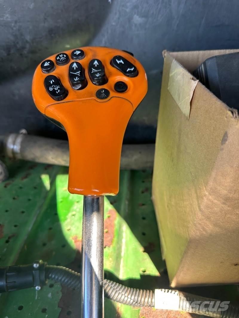 John Deere R952 i 牽引式噴霧機