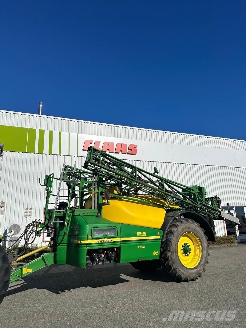 John Deere R952 i 牽引式噴霧機