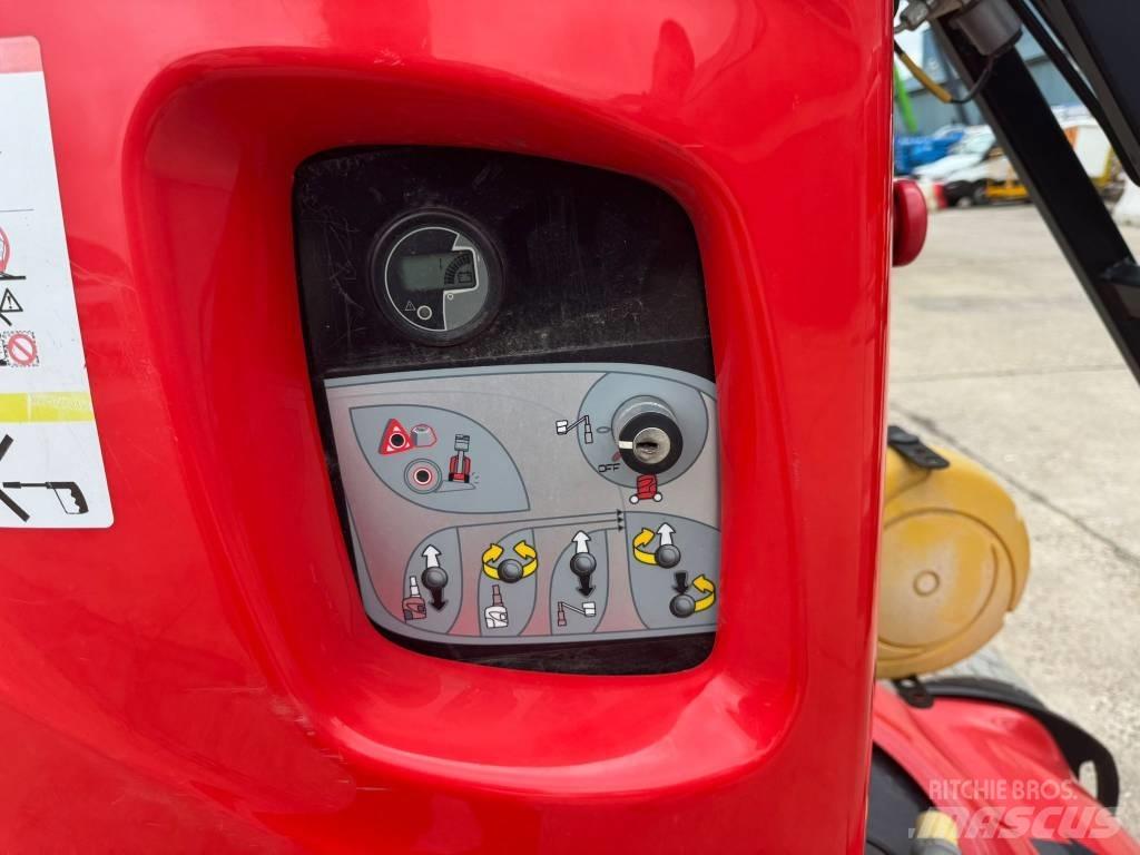 Manitou 100 VJR 垂直升降工作台