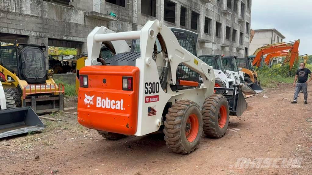Bobcat S 300 滑移轉向裝載機