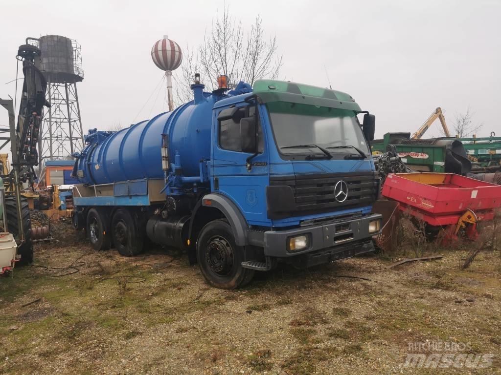 Mercedes-Benz 2426 組合/真空油槽車