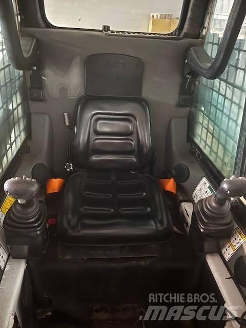 Bobcat S 100 滑移轉向裝載機