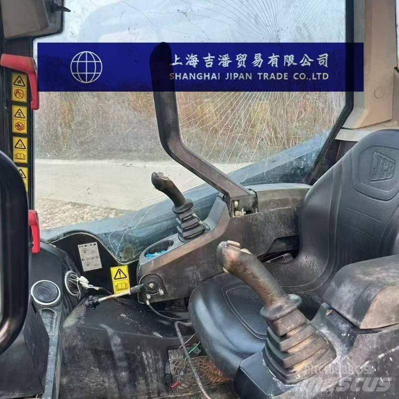 JCB 155 滑移轉向裝載機