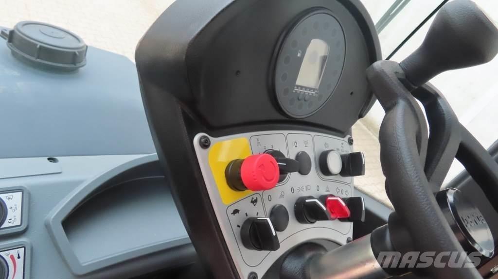 Bomag BW11 RH-5 膠輪滾壓機