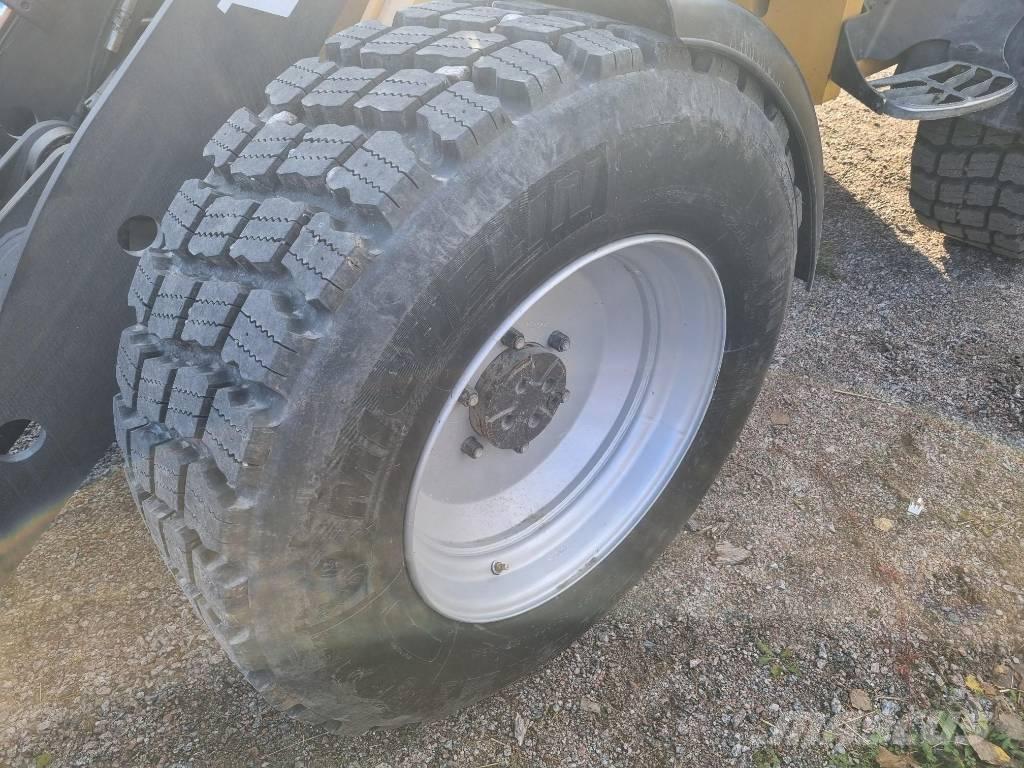 Volvo L25F 滑移轉向裝載機