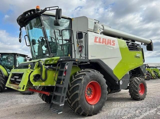CLAAS TRION 520 聯合收穫機