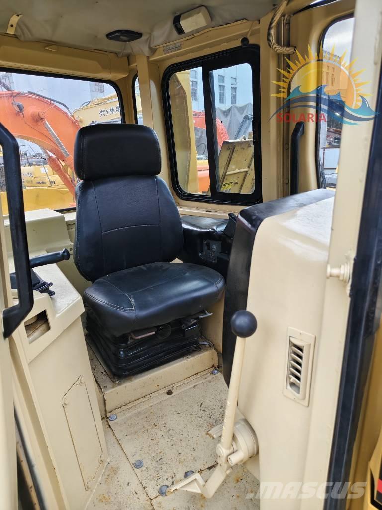 CAT D 7 R 履帶推土機