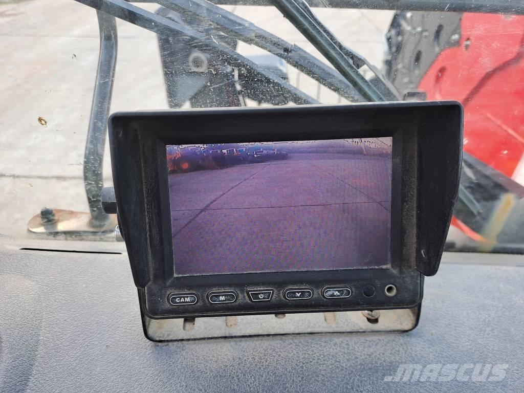 Manitou MT 1840 伸縮臂操作車