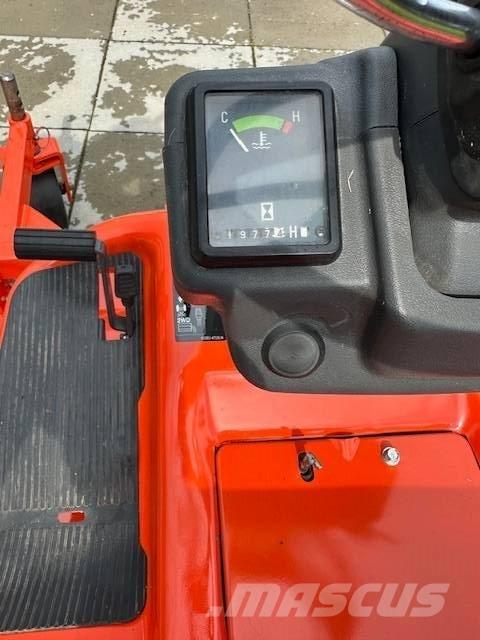 Kubota F 1900 騎乘式割草機