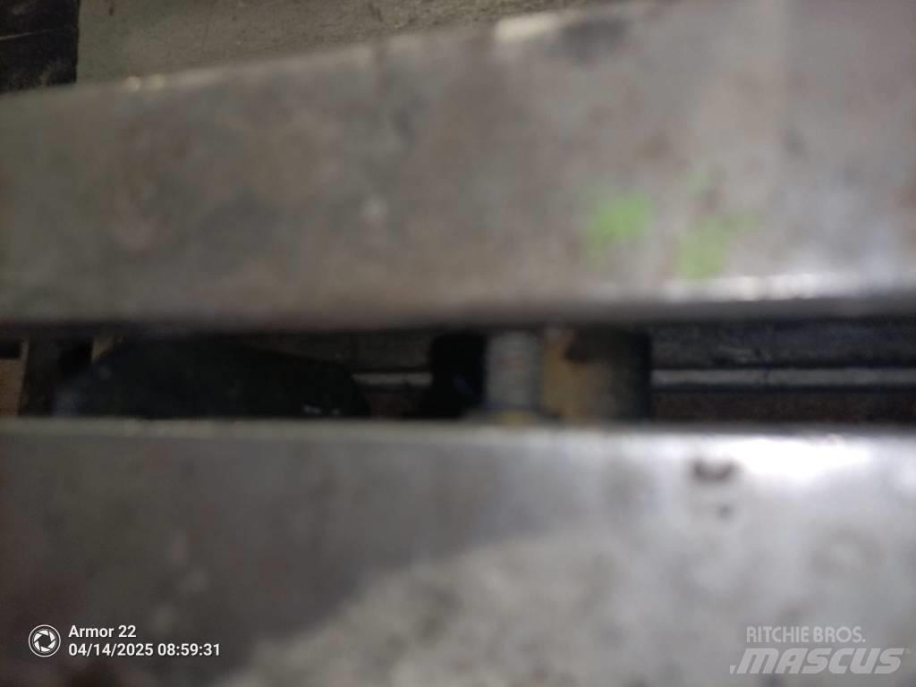 JLG 2630 ES 剪式升降機