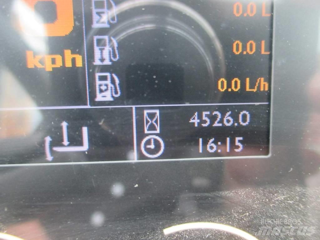 JCB 525-60 伸縮臂操作車