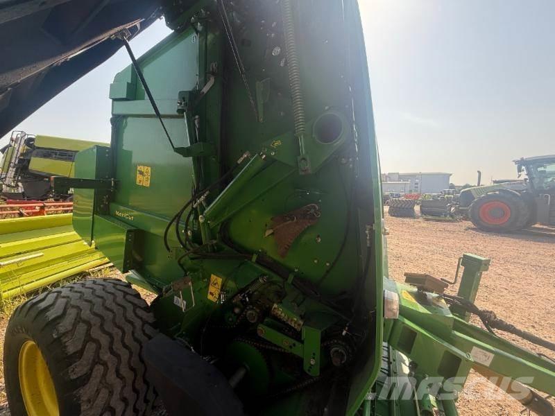 John Deere 864 圓型牧草打包機