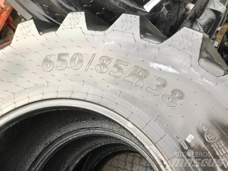 BKT 650/85R38 輪胎、車輪和輪圈