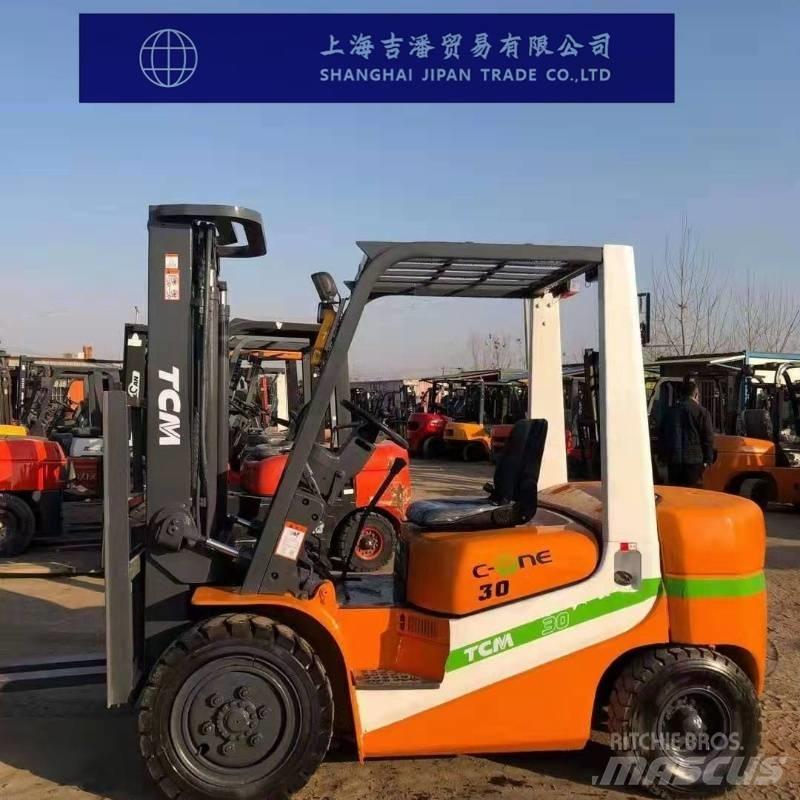 TCM FD 30 柴油卡車