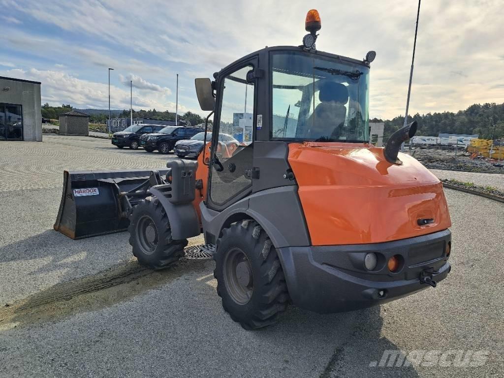 Hitachi ZW 75 輪胎式裝載機