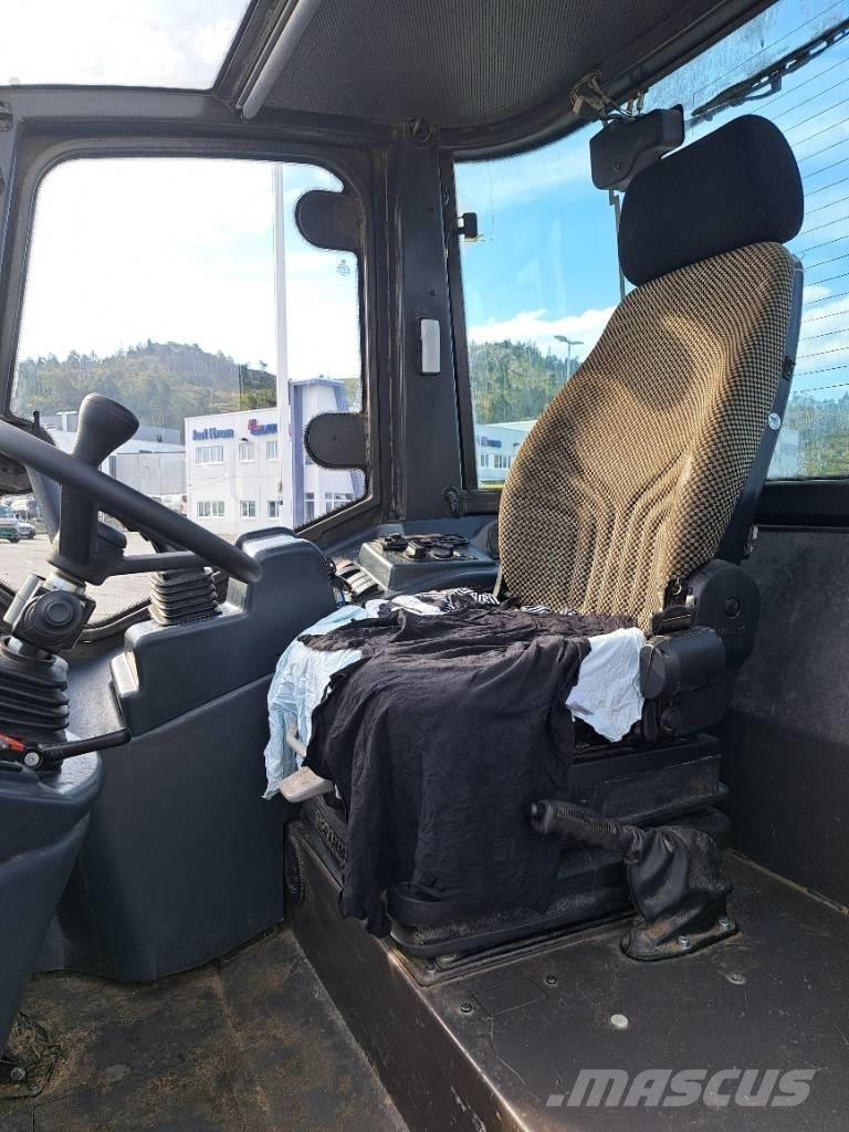 Hitachi ZW 75 輪胎式裝載機