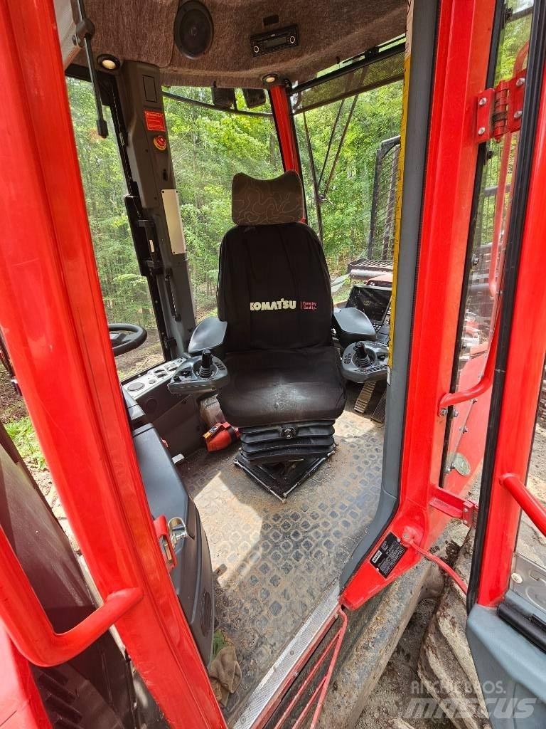 Komatsu 875 集運機