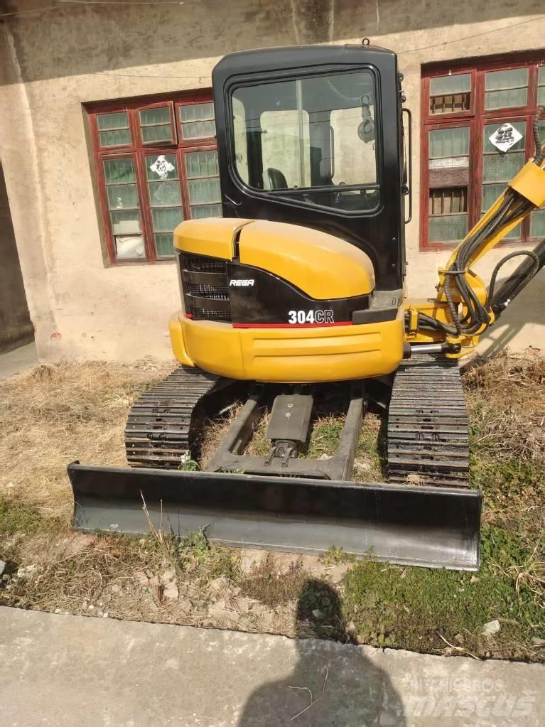 CAT 304 CR 小型挖土機/掘鑿機<7t(小型挖掘機)
