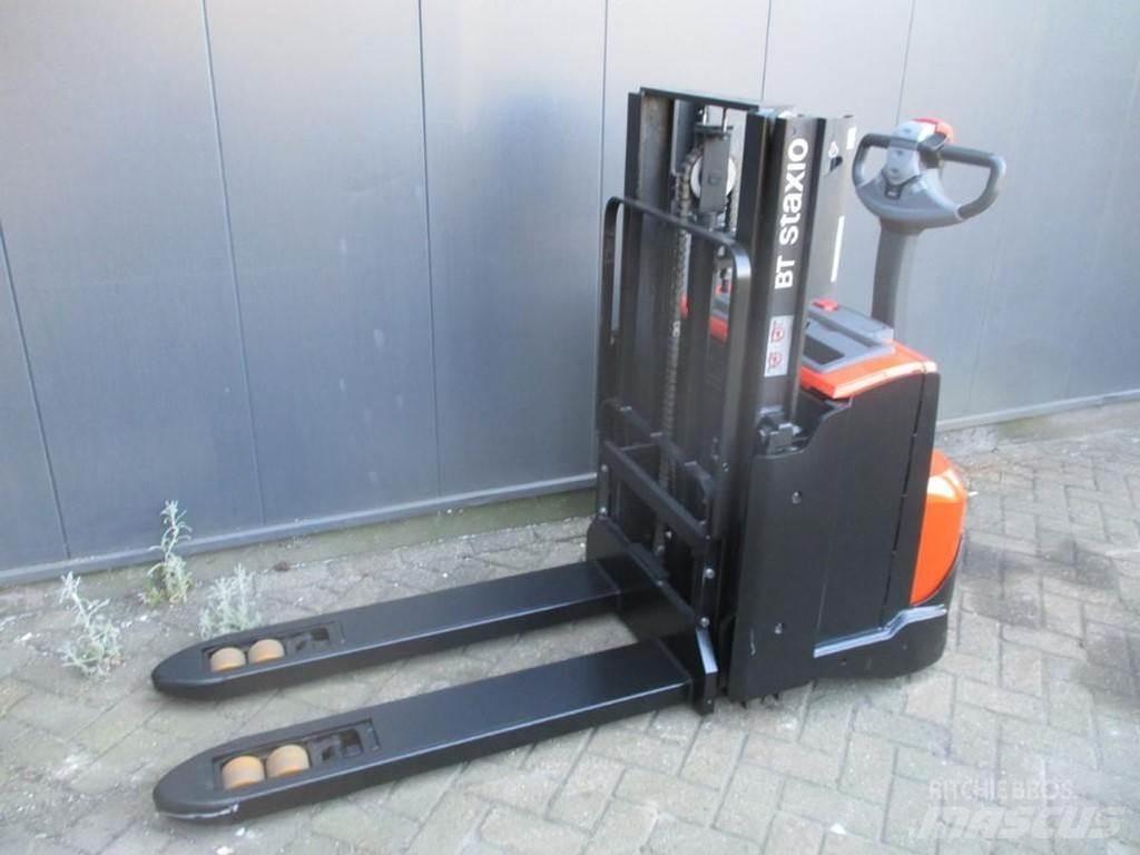 BT SWE 200D 行走控制式堆積機