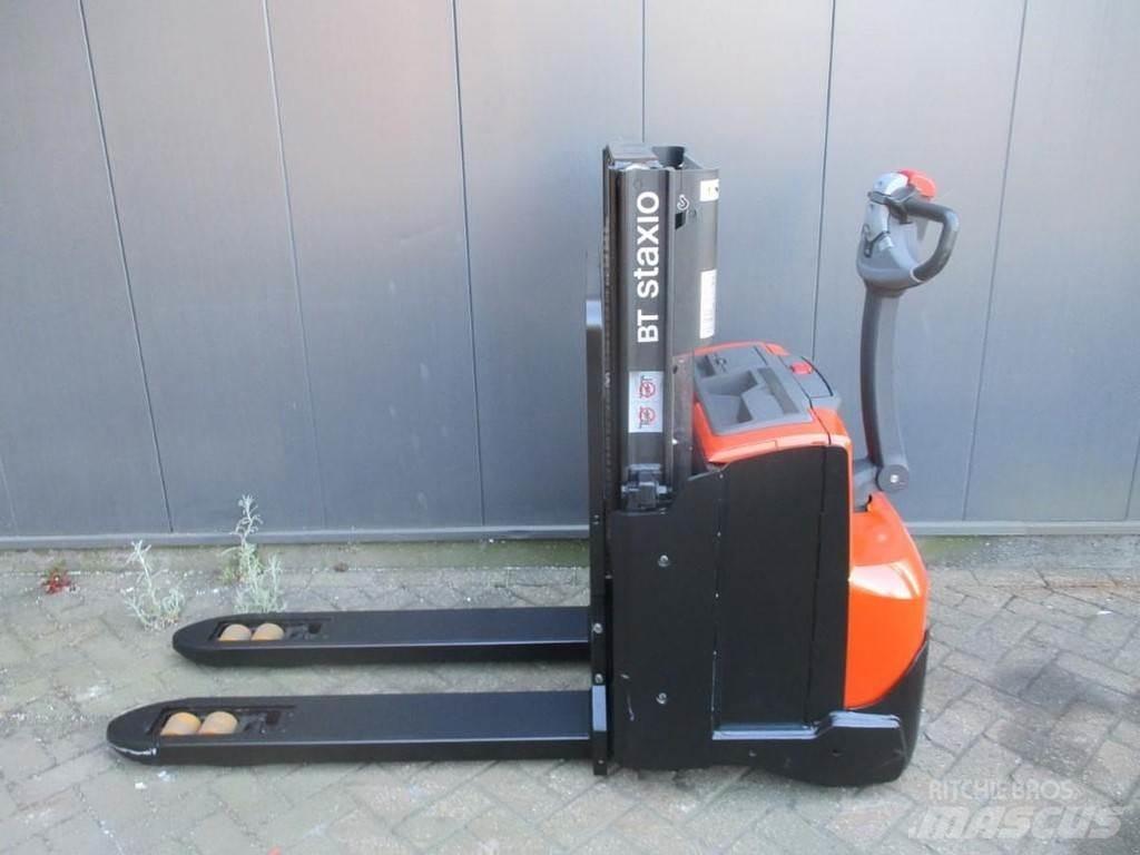 BT SWE 200D 行走控制式堆積機
