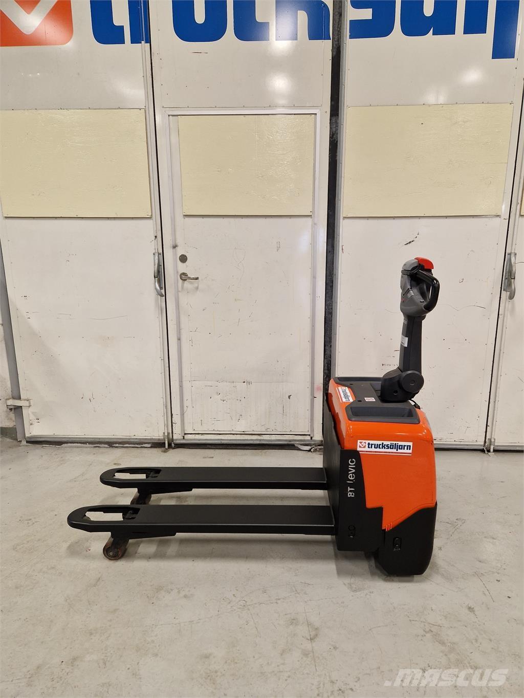 Toyota LWE130 行走控制式堆積機