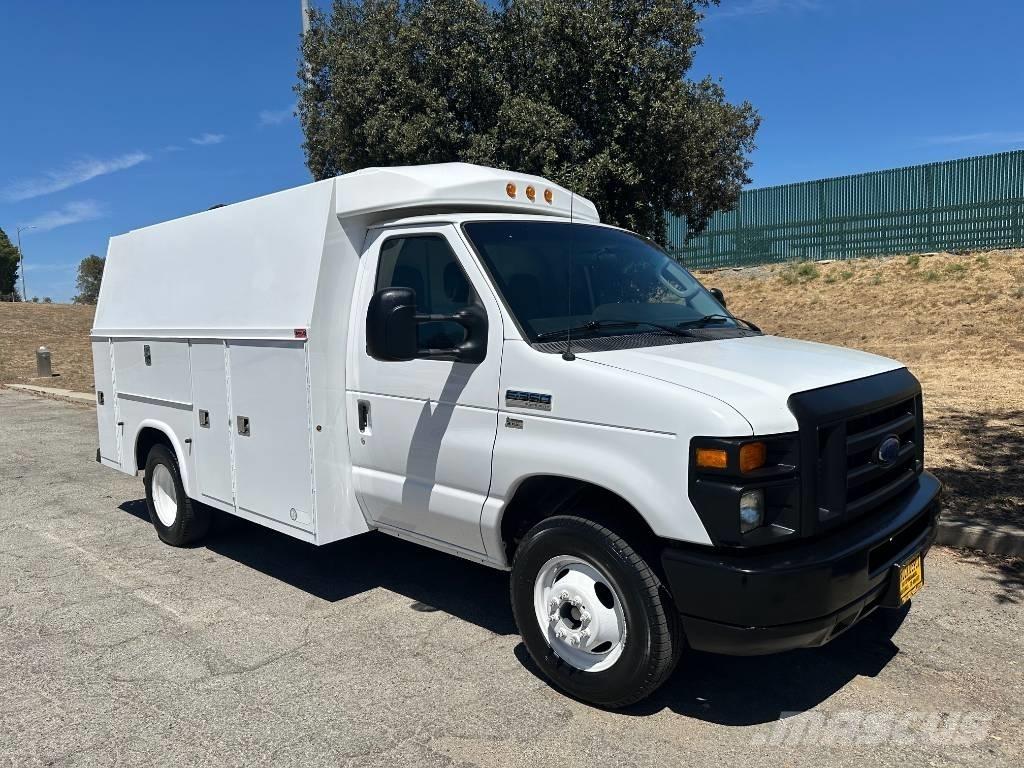 Ford Econoline E-350 皮卡.傳統半斗卡車/側卸板