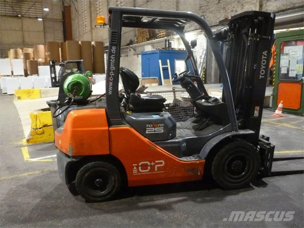 Toyota 02-8FGF25 液化石油氣LPG卡車