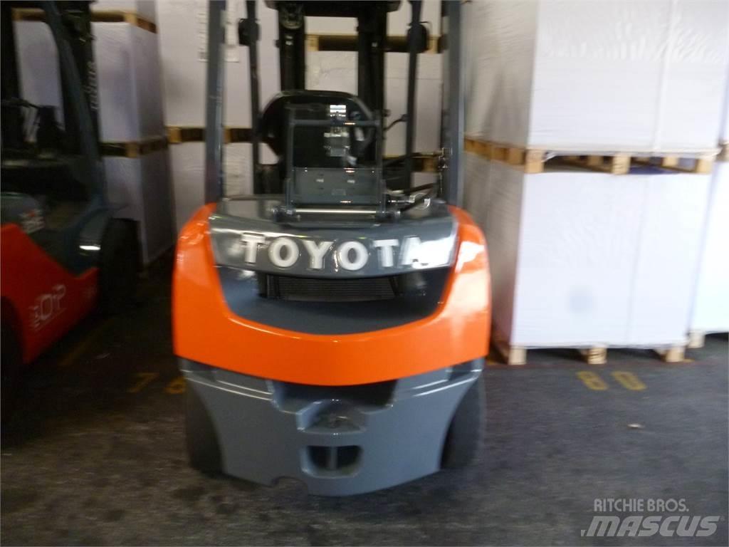 Toyota 02-8FGF25 液化石油氣LPG卡車